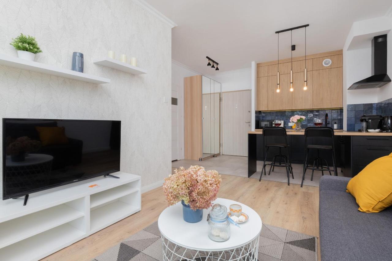 Modern Apartment With Balcony By Noclegi Renters Danzica Esterno foto