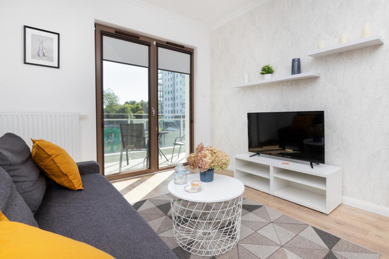 Modern Apartment With Balcony By Noclegi Renters Danzica Esterno foto